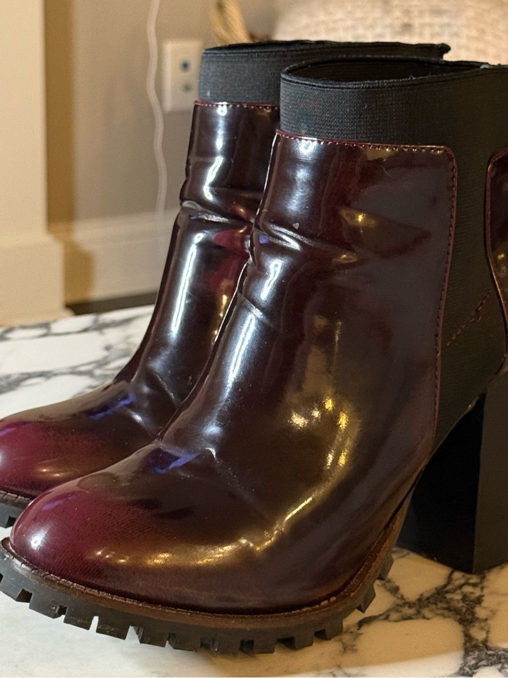 Steve Madden Antyy Oxblood Patent Leather Heeled Chelsea Boots Size 7.5